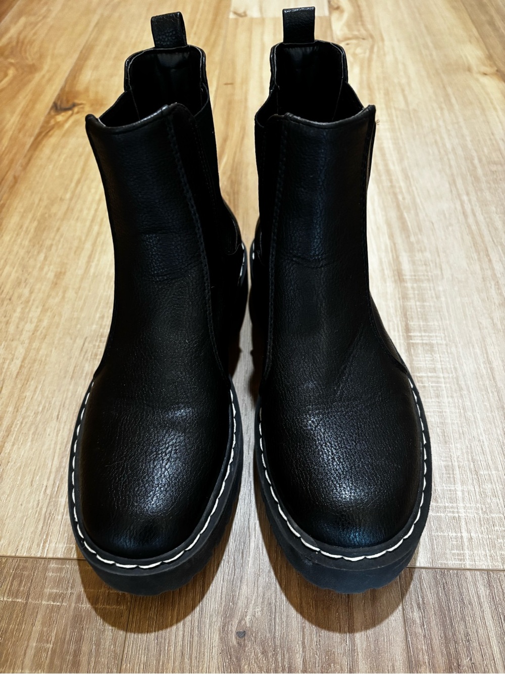 Women’s Black Chelsea Boots - Classic Slip-On Style Size 7